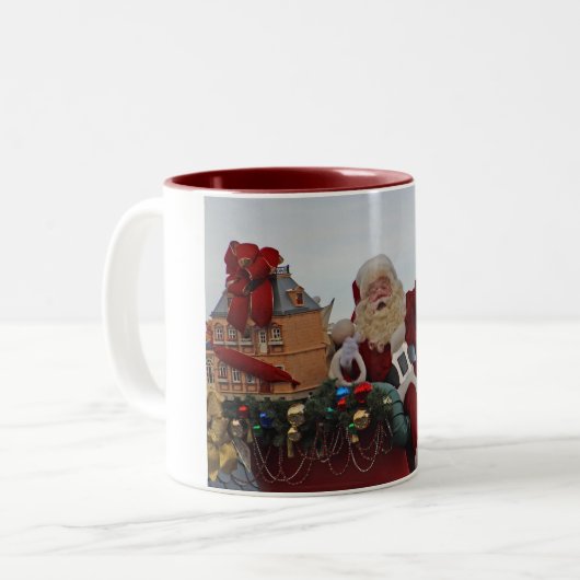 Santa on Parade Mok (Voorkant links)