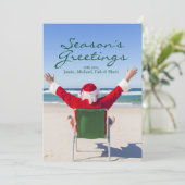 Santa ontspannen op een Australisch strand Feestdagenkaart (Staand voorkant)