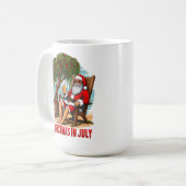 Santa ontspant in een stoel, koffiemok (Voorkant links)