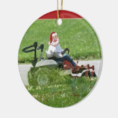 Santa op een rijdende grasmaaier tuinarchitect keramisch ornament (Links)
