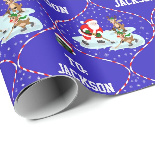 Santa Playing Ice Hockey Christmas Personalized Cadeaupapier (Rol Hoek)