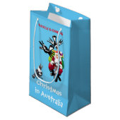 Santa postman die cadeaus levert klein cadeauzakje (Voorkant Gekanteld)