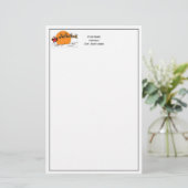 Santa Reindester over sneeuwbedekking Briefpapier (Staand voorkant)