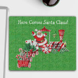 Santa Riding Train Snoep Wheels Letters Puzzel<br><div class="desc">Deze acrylpuzzel heeft een  kerstman die rijdt op een snoep gemaakt van pepermunt met letters en snoepstokjes met Noel op motor op een donkergroene achtergrond met faux gold sparkles. Pas de Here Comes Sinterklaas met de sjabloon.</div>