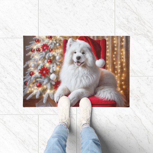 Santa Samoyed hond op een rode stoel Deurmat (Binnen)