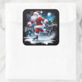 Santa schaatsen onder de donkere achtergrond van d vierkante sticker (Tas)