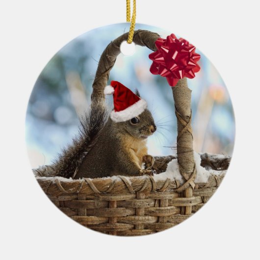 Santa Squirrel in sneeuw Keramisch Ornament (Voorkant)