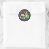 Santa vuilniswagen met kerst familie wedstrijd ronde sticker (Tas)