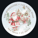 Santa Winter House Christmas retour adreslabel Ronde Sticker<br><div class="desc">Kerstretour adreslabel met vreugdevolle kerstman in de voorkant van een besneeuwde scène.</div>