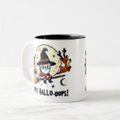 Santa Witch Broom Ride Mug – Halloween-Christmas Tweekleurige Koffiemok (Voorkant links)