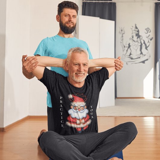 Santa Yoga Pose Holiday Spirit ontmoet ontspanning T-shirt