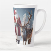 Santa's Crew: Father Christmas poseert rendieren Latte Mok (Rechts)