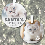 Santa's Favoriete Kattenfoto Kerstmis Ornament<br><div class="desc">Gepersonaliseerde "Santa's Favorite" Cat Photo Ornament. Voeg een speelse touch toe aan uw vakantiedecor met dit schattige en grappige ornament, ideaal voor het vieren van een ondeugend kitten of brutaal kat. Op de voorkant staat "Santa's Favorite" samen met de naam van je kat, waardoor de unieke charme van je kat...</div>