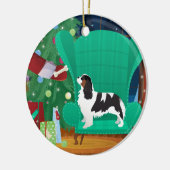 Santa's Gift - Cavalier King Charles Spaniel Tri Keramisch Ornament (Links)