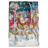 Santa's Magical Horse Sleigh Sneeuwnacht Medium Cadeauzakje (Voorkant)