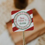 Santa's Workshop Stripe-kerstcadeau Vierkante Sticker<br><div class="desc">De kerstcadeautjes voor deze kerstcadeautjes voor de kerstcadeautjes van deze kerstman zijn perfect voor een kinder cadeau. In het ontwerp staat een officieel noordpoolzegel met de woorden "special delivery from santa's workshop - north pool" in een feestelijk rood lettertype. Pas de stickers aan met de naam van uw kind.</div>