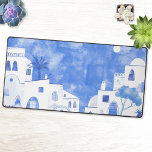 Santorini Griekenland Waterverf Blue White Bureaumat<br><div class="desc">Een hedendaags blauw-wit waterverf schilderij van Oia op het prachtige Griekse eiland Santorini. Originele kunst van Nic Squirrell.</div>