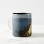 Santorini in de middag van de zon tweekleurige koffiemok (Voorkant links)