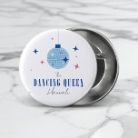 Santorini Musical disco bruid bachelorette Ronde Button 3,2 Cm<br><div class="desc">Vervoer uw gasten naar Griekenland met ons door Bougainvillea geïnspireerde Dancing Queen Bachelorette Collectie! Ervaar de allure van de Middellandse Zee in elk detail van uw kipfeest. Geïnspireerd door de levendige kleuren en muzikale ritmes van Griekenland, brengt onze roze en blauwe bougainvillea-thema uitnodigingen en inrichting u en uw gasten weg...</div>