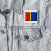 Sapmi Flag Jewel Vierkante Button 5,1 Cm (In situ)