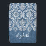 Sapphire Blue  Damask Pattern en Name iPad Mini Cover<br><div class="desc">Een patroon met een bord en kant. Kijk dicht bij de bloemen en bladeren.Een trendy design met juweelkleuren en elegantie. De punten zijn gemakkelijker om aan te passen wanneer u alle tekst en foto's eerst vervangt. Als je kunst nog moet worden aangepast, klik je op Deze knop aanpassen. Dit zal...</div>