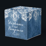 Sapphire Blue Rustic Damask Pattern Wedding Favori Bedankdoosjes<br><div class="desc">Een ontwerp met krijtbord en kant. Een grungy afwerking die deel uitmaakt van een suite en een collectie van bijpassende items. Items zijn gemakkelijker aan te passen wanneer u eerst alle tekst en foto's vervangt. Als uw illustratie nog moet worden aangepast, klikt u op de knop Deze aanpassen. Dit brengt...</div>