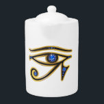 Sapphire Eye of Ra in Gold Teapot Theepot<br><div class="desc">Een prachtig en elegant symbool van het oude Egypte "Eye of Ra", het symbool van hun godheid. Gold-kanalen ingesteld met prachtige edelstenen, perfect voor elke fan van Egyptische kunst. Verander de achtergrondkleur door deze aan te passen, dan Bewerken, dan terug naar Achtergrond, waar u kunt kiezen uit verschillende kleuren! Dit...</div>