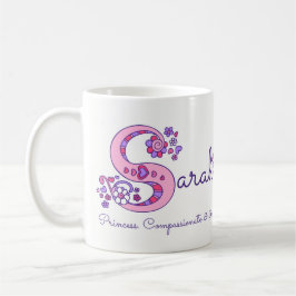 Sarah-naam die decoratieve S-monogram-mok betekent Koffiemok