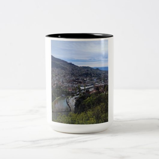 Sarajevo Mok-Geweldig speciaal cadeau idee voor ie Tweekleurige Koffiemok (Center)