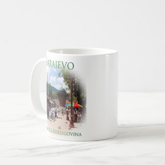 Sarajevo: Pigeon Square in the Old Bazaar Koffiemok (Voorkant links)