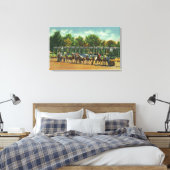 Saratoga Race Track - Uitzicht van start lijn Canvas Afdruk (Insitu (Slaapkamer))