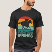 Saratoga Springs New York Toga Horse Racing 3 T-shirt (Voorkant)