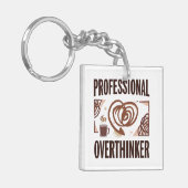 Sarcastic Overthinker with Coffee and Chaos Sleutelhanger (Voorkant Links)
