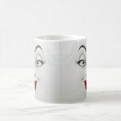 Sarcastic Women Face with Red Lips Magische Mok (Center)