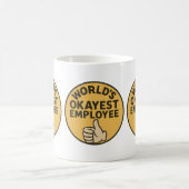 Sarcastisch werk Mok - World's Okayest Employee Ce (Center)