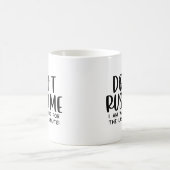 Sarcastisch werk Quote - Wachten op de laatste min Koffiemok (Center)