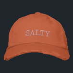 Sarcastische Gezegden van SALTY in Oranje en roze Geborduurde Pet<br><div class="desc">Een koel geborduurd typografisch ontwerp met het sarcastische gezegde "SALTY" in Blush Pink Letters op een verbrande Oranje Kleurachtergrond.</div>