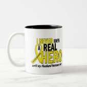 Sarcoma NEVER KNEW A HERO 2 Husband Tweekleurige Koffiemok (Links)