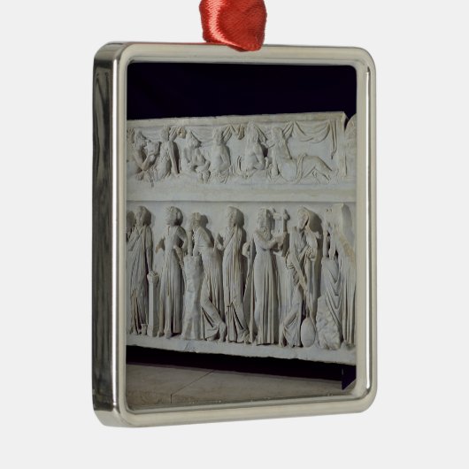 Sarcophagus met fries van de negen muizen metalen ornament (Rechts)