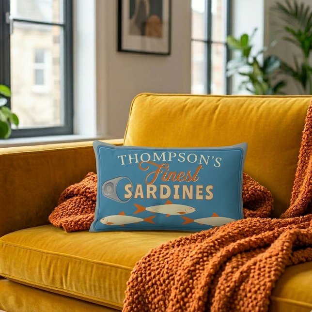 Sardines Blikvis Gepersonaliseerd Kussen (Fun Personalized Sardines Tinned Fish Lumbar Pillow adds a pop of color and retro style to your sofa)