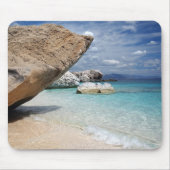 Sardinia strand met grote rotsen mousepad muismat (Voorkant)