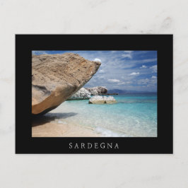 Sardinia strand met grote rotsen zwart briefkaart