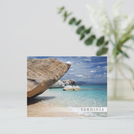 Sardinië strand met groot briefkaart van de gestee (Staand voorkant)