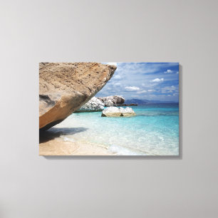Sardinië strand met grote rotsen canvas