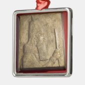 Sargon II- Egyptisch Museum.jpg Metalen Ornament (Links)