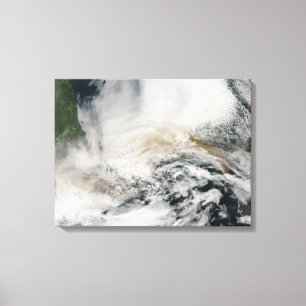 Sarychev Peak blaast door het Zee van Okhotsk Canvas Afdruk