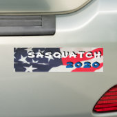 Sasquatch 2020 met vlag bumpersticker (Op auto)