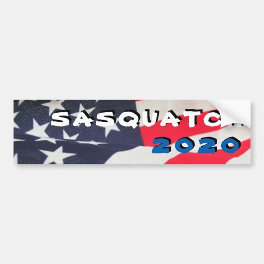 Sasquatch 2020 met vlag bumpersticker (Voorkant)