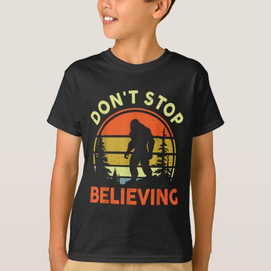 Sasquatch Bigfoot Don't Stop Believing Funny Bigfo T-shirt (Voorkant)