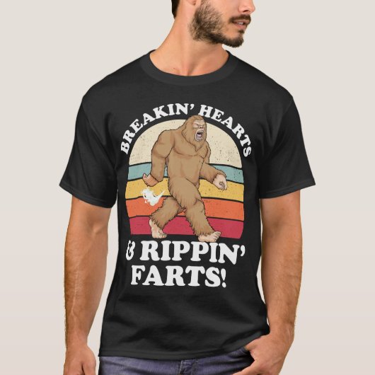 Sasquatch Breakin Hearts & Rippin Farts! Bigfoot F T-shirt (Voorkant)